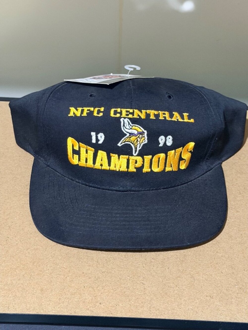 Vintage 1998 NFC Central Champions Snapback Hat Black & Gold NFL GAMEDAY Cap